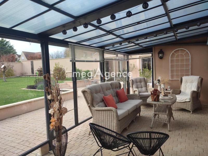 Maison - 203 m² - 10 pièces