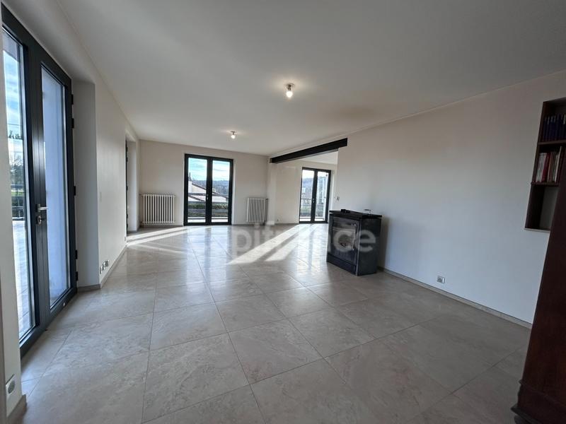 Maison - 212 m² - 5 pièces