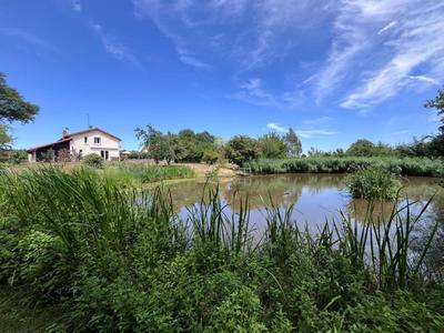 Maison - 195 m² - 3 pièces