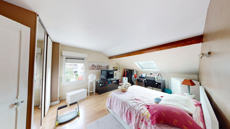 Maison - 140 m² - 5 pièces