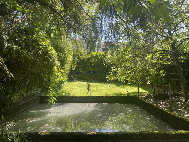 Maison - 320 m² - 8 pièces