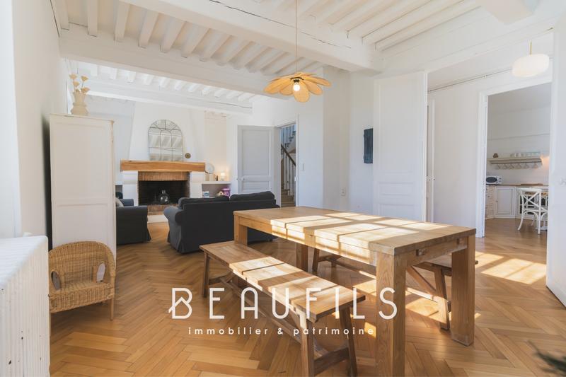 Maison - 162 m² - 9 pièces