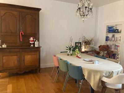 Maison - 205 m² - 8 pièces