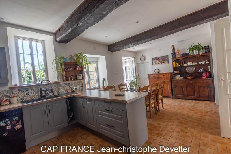 Maison en pierre - 122 m² - 6 pièces
