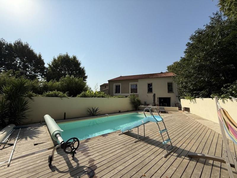 Mas - 197 m² - 5 pièces