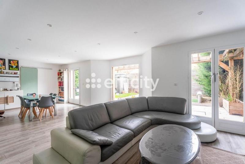 Maison - 147 m² - 7 pièces