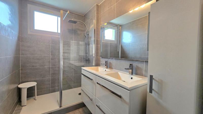 Appartement - 83 m² - 4 pièces