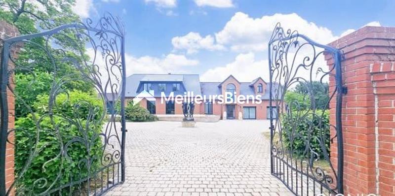 Propriété - 450 m² - 10 pièces