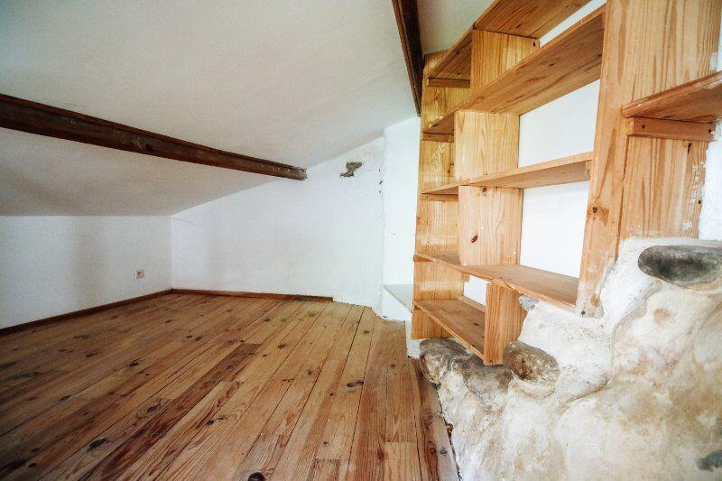 Appartement - 85 m² - 5 pièces