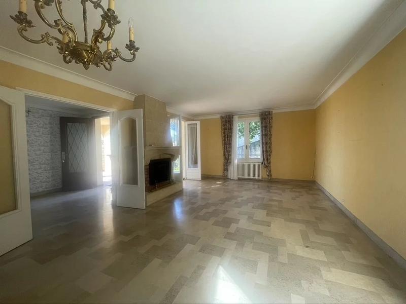 Maison - 228 m² - 9 pièces