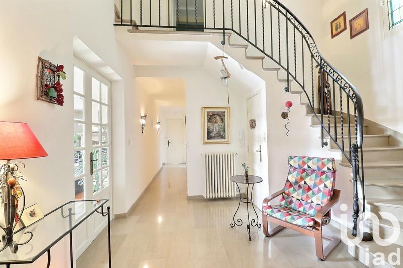 Maison - 198 m² - 5 pièces