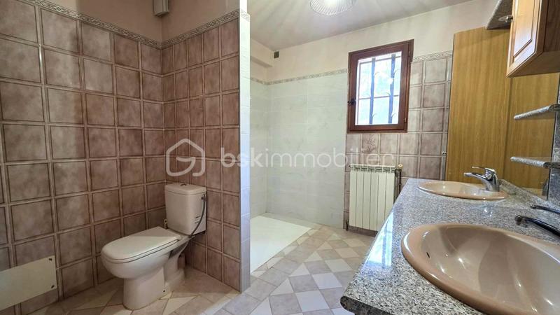 Maison traditionnelle - 176 m² - 7 pièces