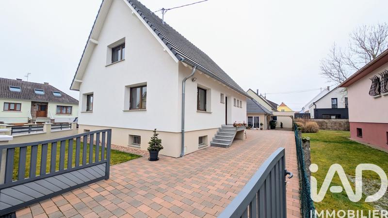 Maison - 235 m² - 6 pièces