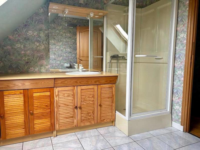 Maison - 185 m² - 8 pièces