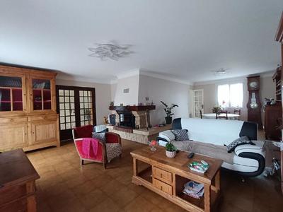 Maison - 210 m² - 7 pièces