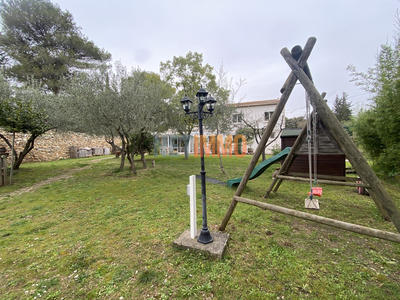Villa - 281 m² - 12 pièces