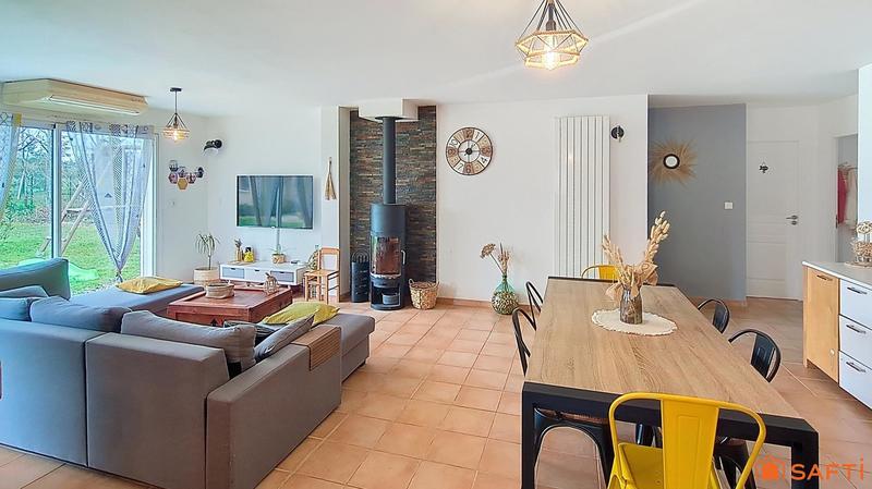 Maison - 165 m² - 8 pièces