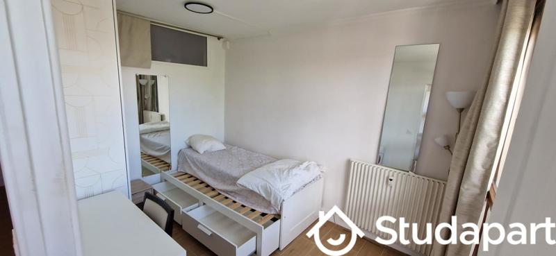 Chambre - 9 m² - 1 pièce