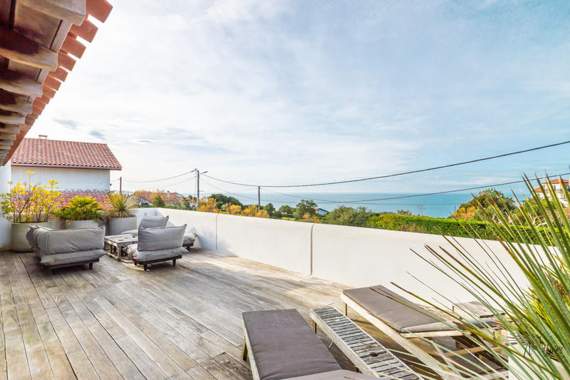 Maison - 290 m² - 10 pièces