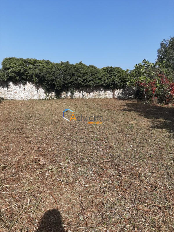 Terrain - 1 121 m²