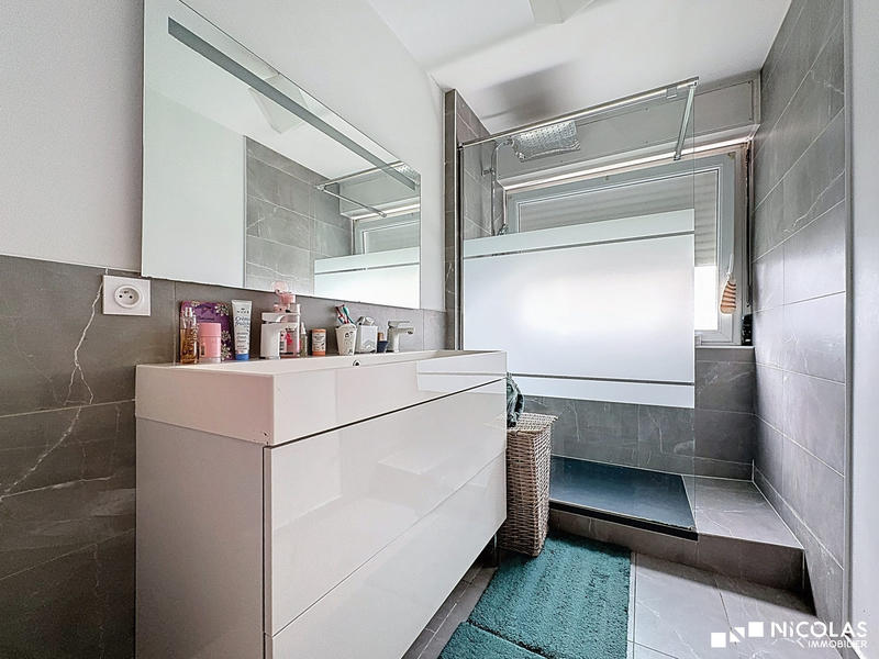 Appartement - 118 m² - 6 pièces