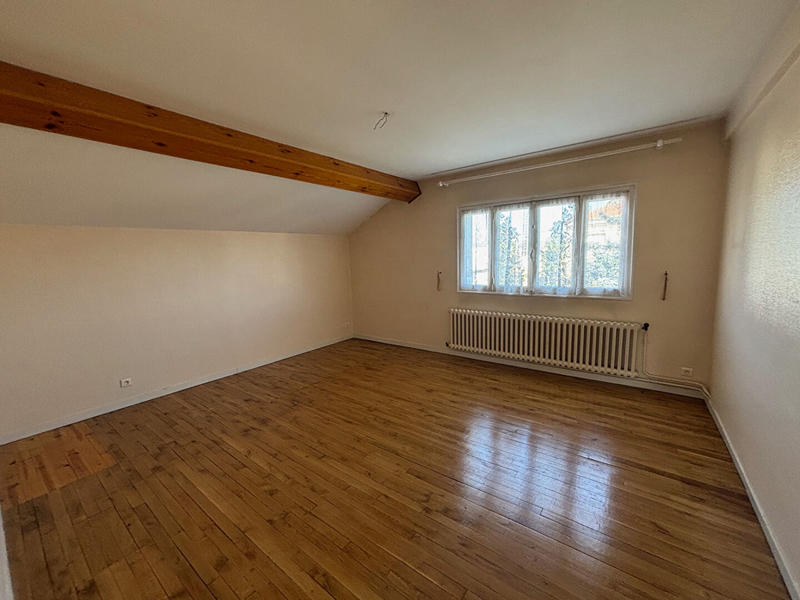 Maison - 197 m² - 8 pièces