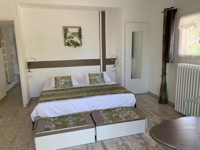 Maison chambre d'hôtes - 400 m² - 16 pièces