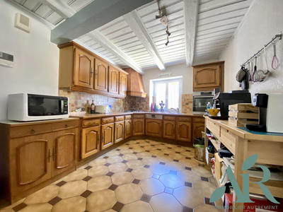 Maison traditionnelle - 192 m² - 7 pièces