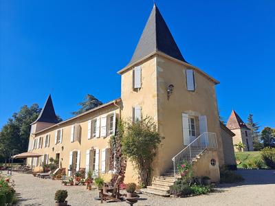 Maison - 520 m² - 18 pièces