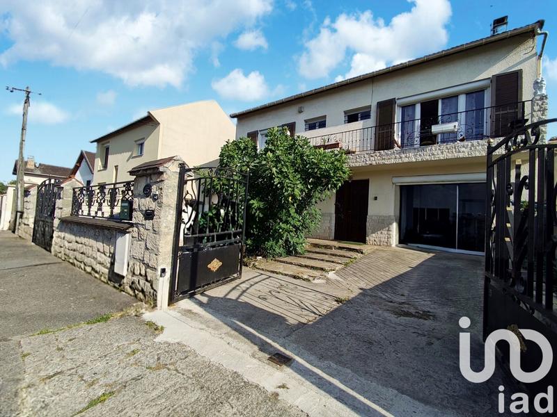 Maison - 237 m² - 10 pièces