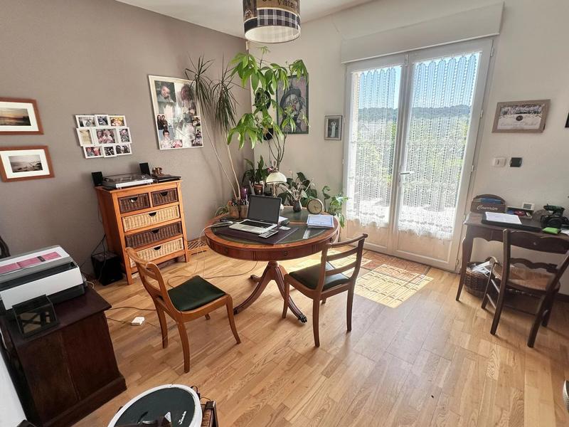 Maison - 275 m² - 9 pièces