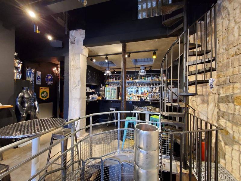 Fonds de commerce - Local commercial - 230 m²