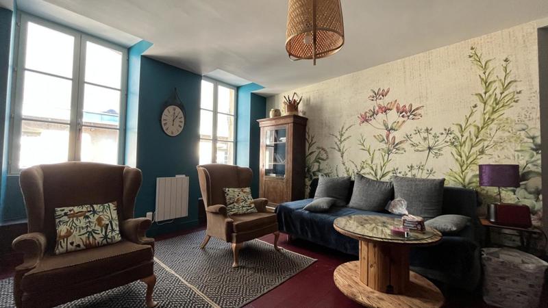 Maison - 375 m² - 7 pièces