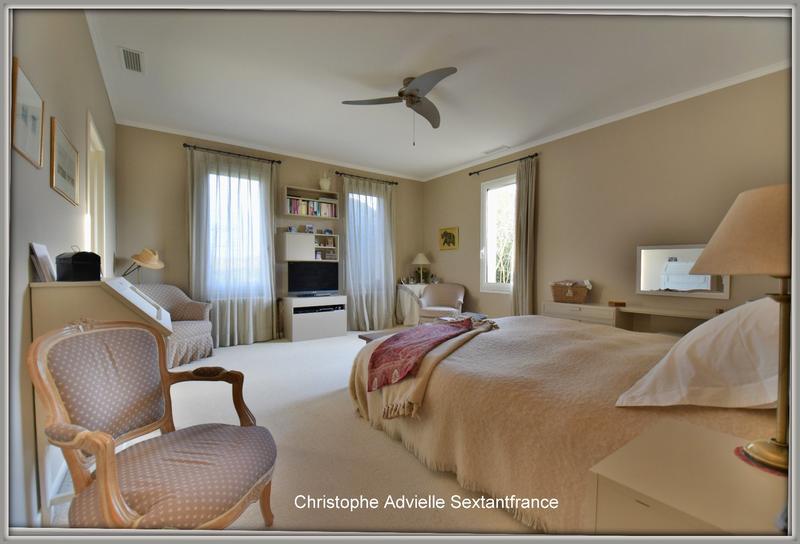 Maison - 260 m² - 6 pièces