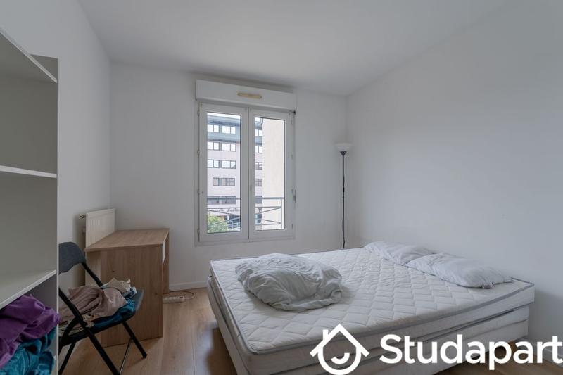 Chambre - 104 m² - 1 pièce
