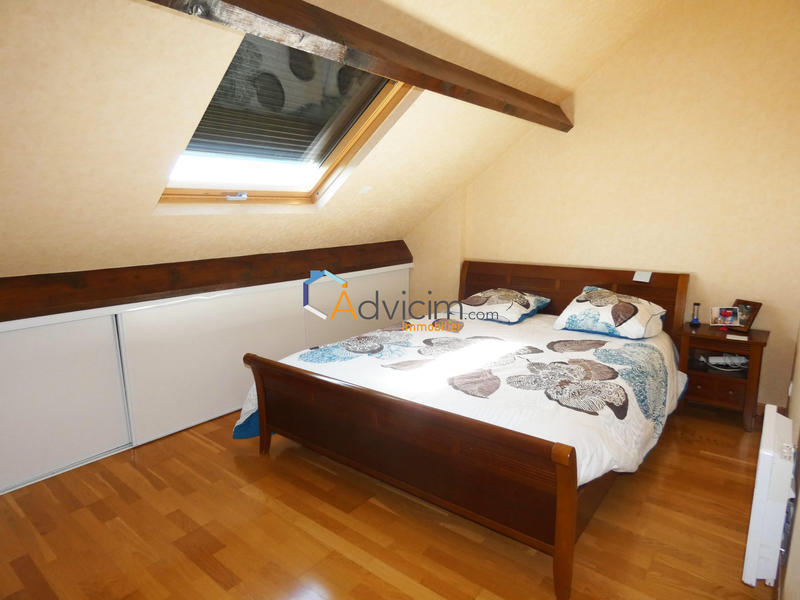 Maison - 226 m² - 7 pièces