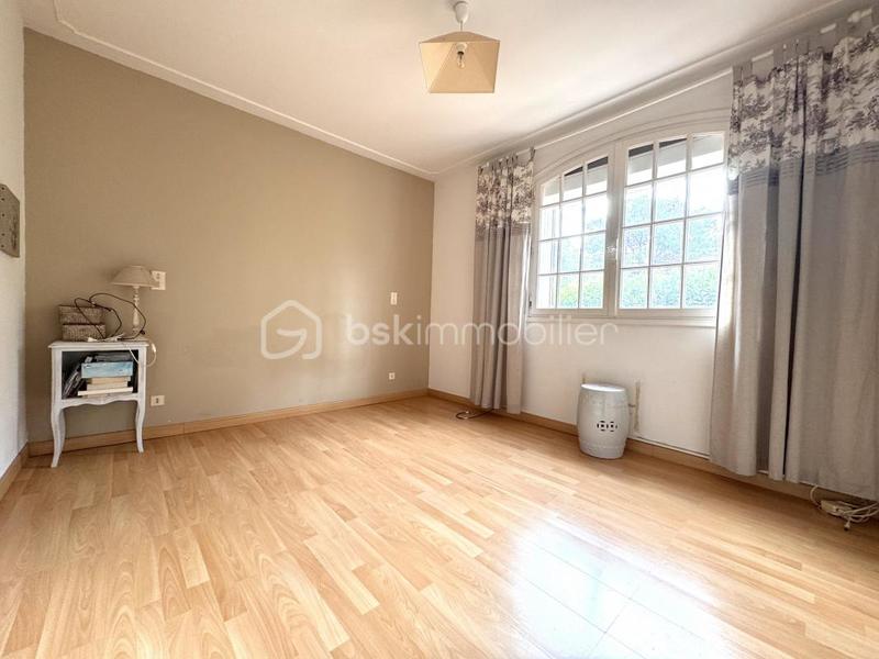 Maison - 180 m² - 7 pièces