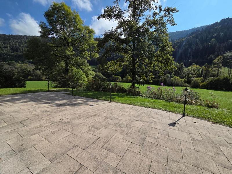 Maison - 205 m² - 9 pièces