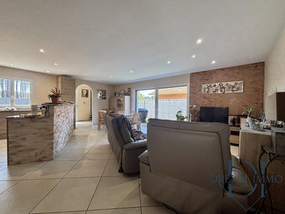 Maison - 217 m² - 8 pièces