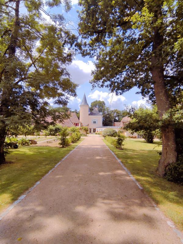 Château - 980 m² - 27 pièces