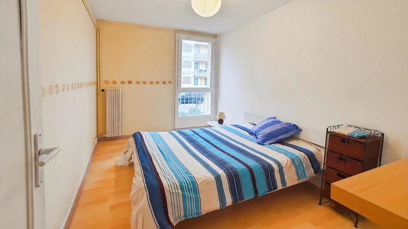 Appartement - 90 m² - 5 pièces