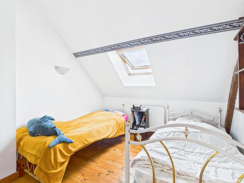 Maison - 281 m² - 11 pièces