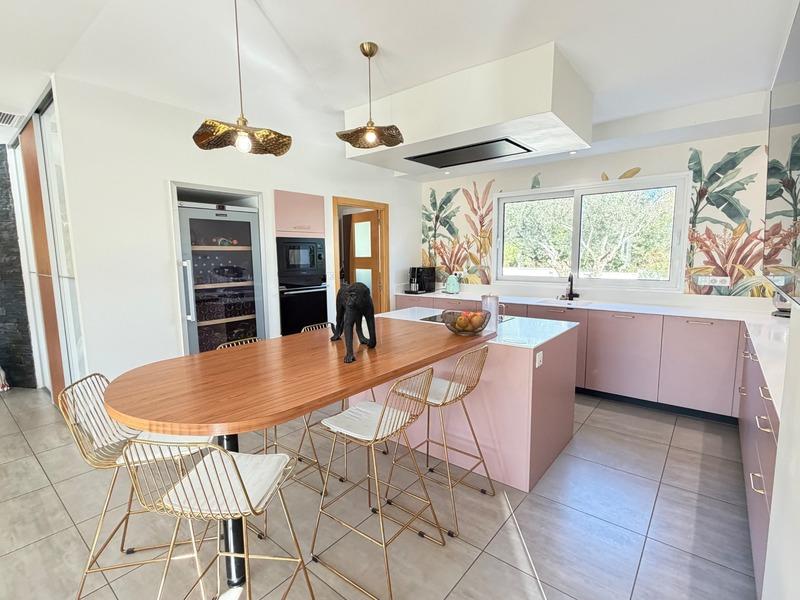 Maison - 195 m² - 5 pièces