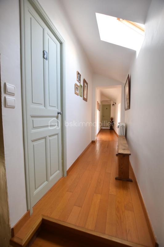 Maison - 210 m² - 7 pièces