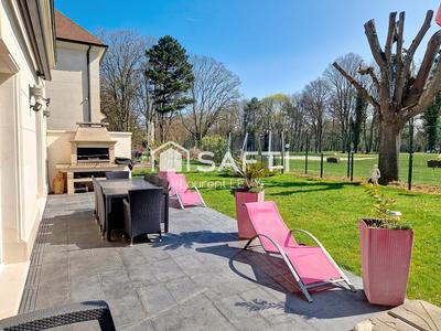 Maison - 340 m² - 7 pièces