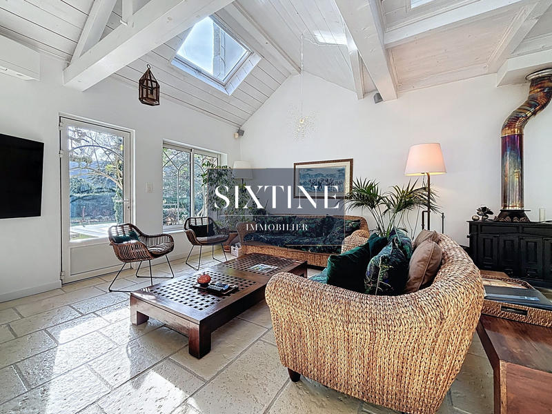 Manoir - 330 m² - 12 pièces