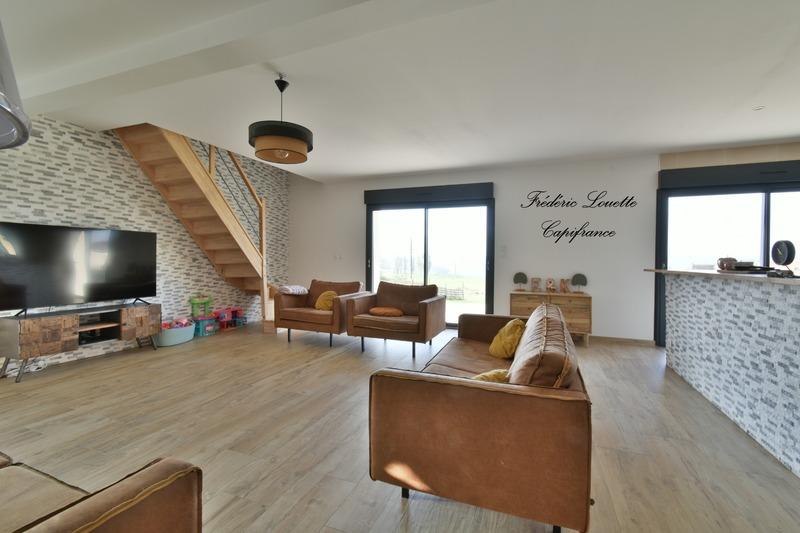 Maison - 230 m² - 7 pièces