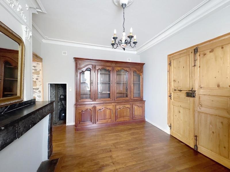 Maison - 203 m² - 7 pièces