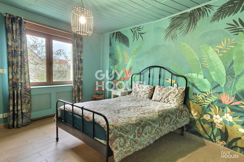 Maison - 180 m² - 8 pièces