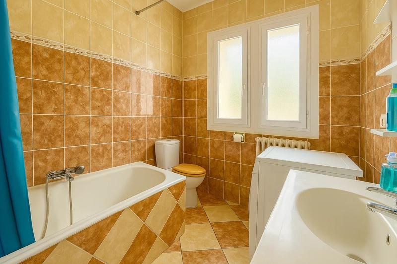 Maison - 161 m² - 9 pièces